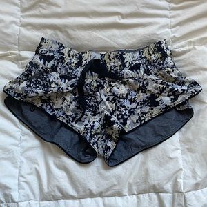 Lululemon Stand Up Paddleboard yoga shorts XS